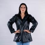 جاكيت جلد فاخر ببطانة فرو وأزرار أمامية