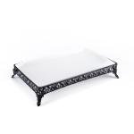 صينية تقديم مستطيلة بأرجل مزخرفة