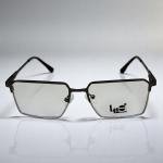 نظارة مربعة مضادة للضوء الأزرق بإطار رمادي معدني وجسر مسطح