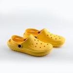 كروكس أصفر عملي ومريح