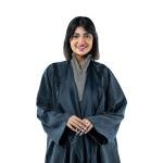 عباية بجيوب مبطنة بالساتان بتطريز أنيق