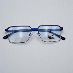 نظارات مستطيلة هندسية بلون أزرق ساتان من HEO Hustle