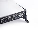 صينية تقديم مستطيلة بأرجل مزخرفة