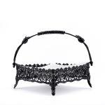 صينية تقديم مربعة مصنوعة من بورسلين بقاعدة حديدية ومقبض