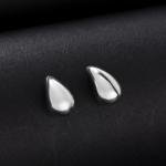 أقراط اصطناعية على شكل دمعة أنيقة، خفيفة الوزن، ومتعددة الاستخدامات