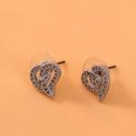 طقم عقد وأقراط بعقدة قلب مرصّع بأحجار الراين