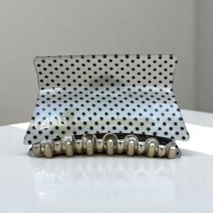 مشبك شعر بتصميم منقط لامع مع قبضة ذهبية وثبات واسع