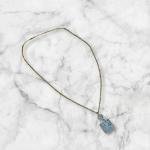 عقد بقلادتين ساحرتين بتصميم رخامي بسيط