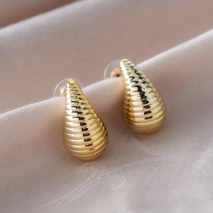 أقراط أنيقة بتصميم قطرة الماء المخططة