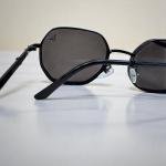 نظارة الشمس الرجالية بتصميمها الهندسي العتيق