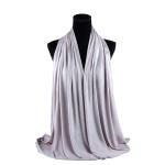 وشاح قطن وشيفون كريمي فاتح ناعم، خفيف وحواف مطرزة بأناقة