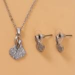 مجموعة مجوهرات أوراق الشجر الفضية تصميم أنيق وخالد