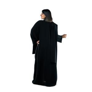 An abaya that combines modernity and elegance in one piece