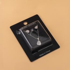 طقم مجوهرات كريستال بشكل دمعة مع لمسات زركون أنيقة