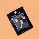 مجموعة قلادة وأقراط مرصعة بكريستالات مزدوجة باللون الذهبي اللامع