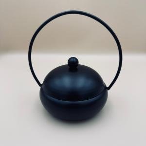 مبخرة معدنية مع مقبض وغطاء