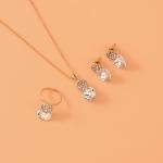 مجموعة قلادة وأقراط مرصعة بكريستالات مزدوجة باللون الذهبي اللامع