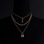 قلادة بميدالية طبقات صناعية بشعار المفتاح وقفل القلب قطعة مجوهرات أنيقة ومميزة