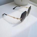 نظارة شمسية فاخرة بلا إطار بتصميم هندسي متدرج