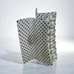 مشبك شعر بتصميم منقط لامع مع قبضة ذهبية وثبات واسع