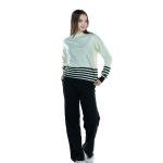 طقم سوت تريكو أنيق بخطوط عريضة