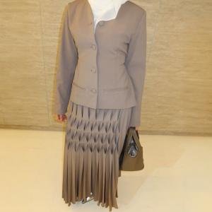 طقم بدلة تنورة وبليزر بقصة أنيقة