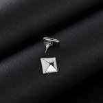 أقراط شكل هرم هندسي لمسة عصرية تكمل أناقتك