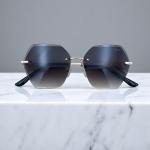 نظارة شمسية فاخرة بلا إطار بتصميم هندسي متدرج