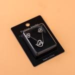 طقم عقد وأقراط بعقدة قلب مرصّع بأحجار الراين