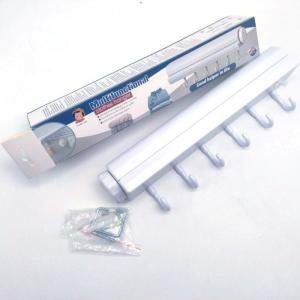 علاقة ملابس متعددة الوظائف