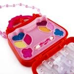 حقيبة مكياج الألعاب اللامعة على شكل قلب