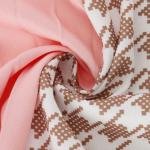 فستان لف نسائي بنقشة مربعات مع كسرات وياقة شال