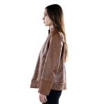 جاكيت نسائي من الجلد فاخر مبطن أنيق بلمسة جريئة