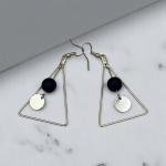 أقراط متدلية مثلثات هندسية أنيقة - لمسات باللونين الأسود والفضي