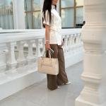 بلوزة نسائية بأكمام قصيرة الراحة والأناقة بكل سهولة